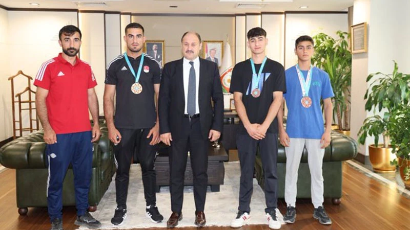 Şanlıurfalı sporcular Başkan Gülpınar’ı ziyaret etti