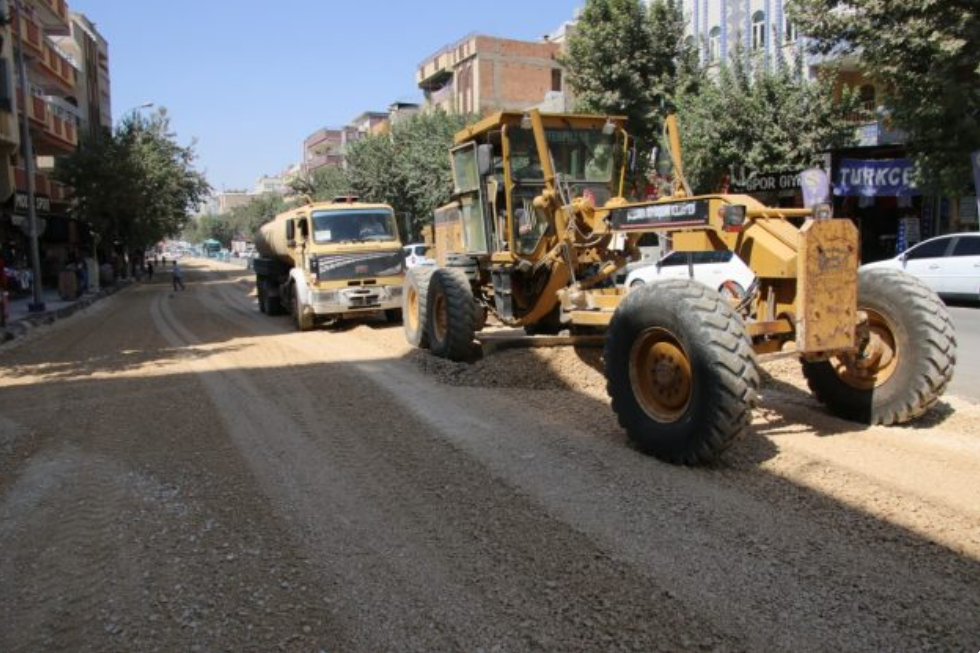 Büyükşehir Yolları Genişletiyor
