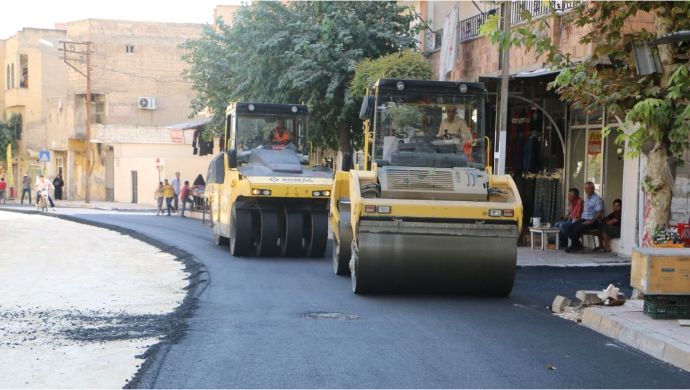 Büyükşehir Belediyesi asfalt çalışmaları devam ediyor