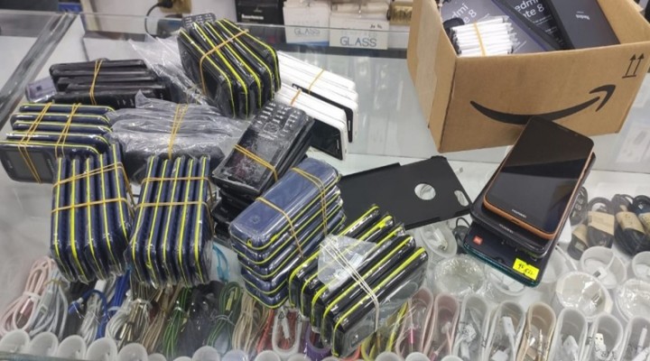 Şanlıurfa`da 11 kaçak cep telefonu ele geçirildi