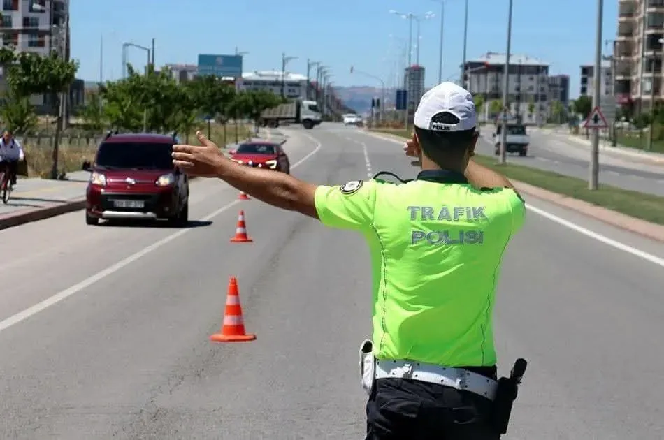 1 Ocak 2026’da Yeni Trafik Cezaları Yürürlüğe Giriyor!