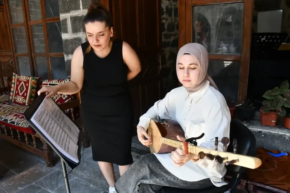 Siverek Belediyesi Yeni Müzisyenler Yetiştiriyor