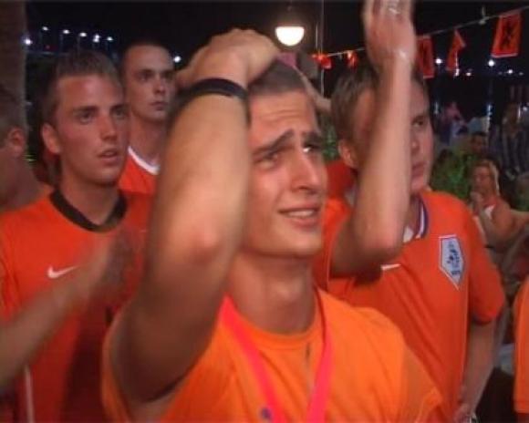 HOLLANDALILAR A?LADI İNGİLİZLER SEVİNDİ...